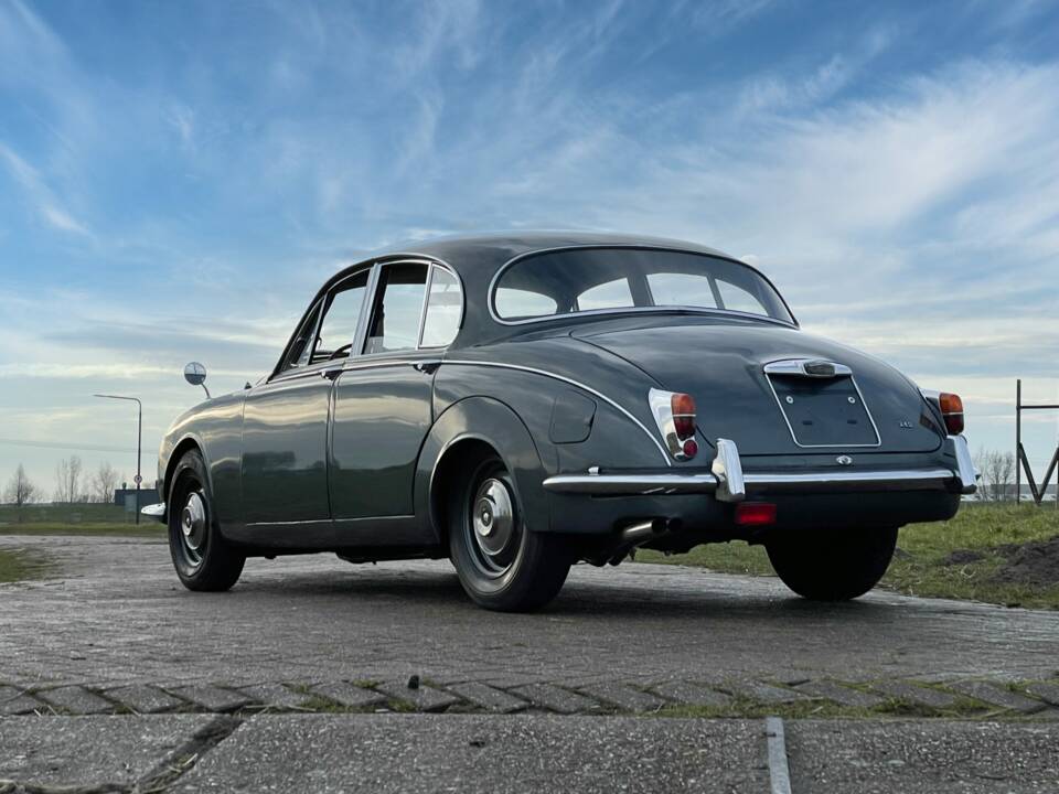 Immagine 3/30 di Jaguar 240 (1968)