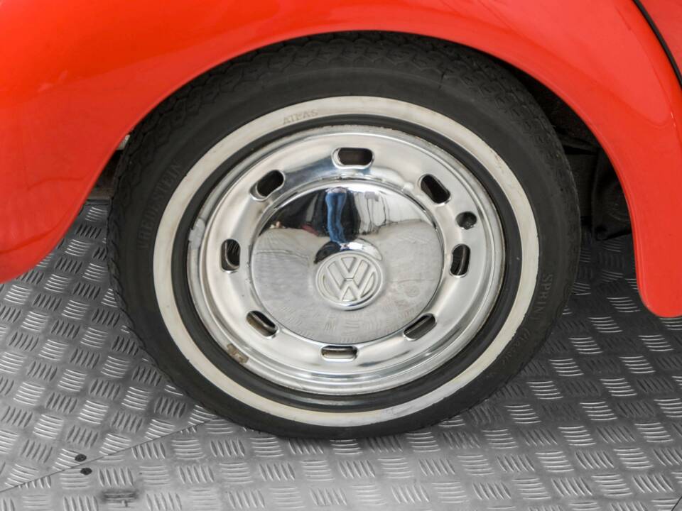 Image 30/50 of Volkswagen Beetle 1200 "Jeans Bug" (1983)