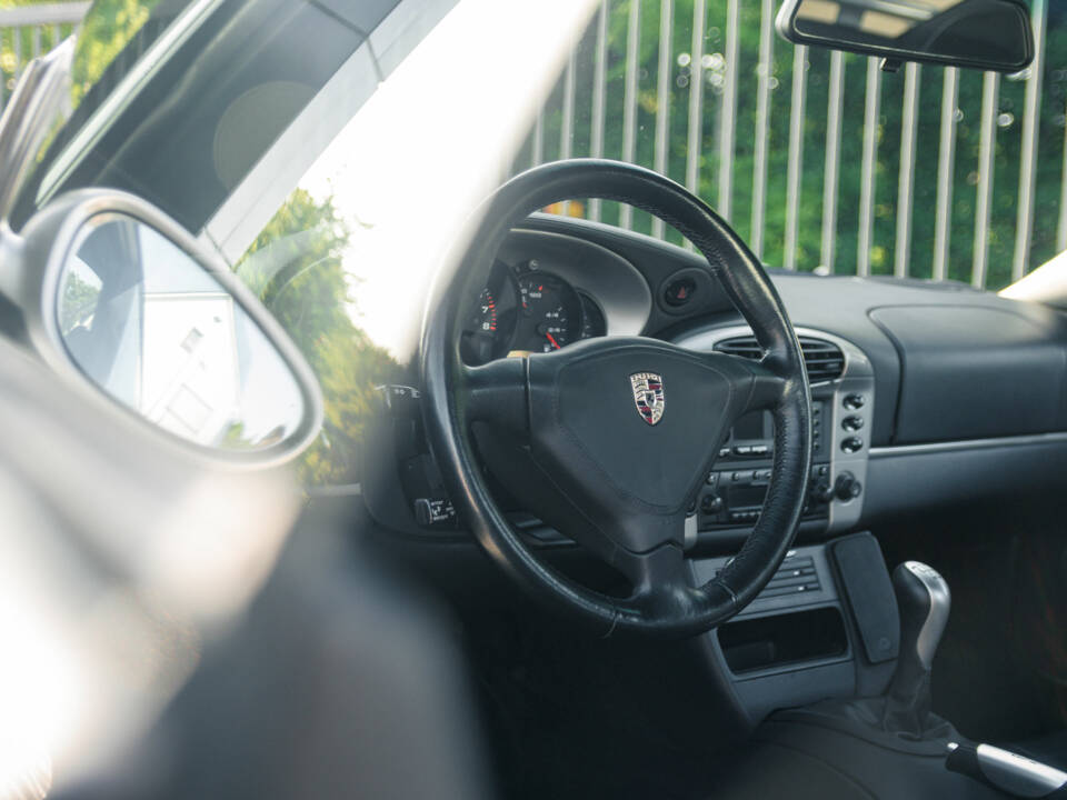 Image 32/51 of Porsche 911 GT2 (2001)