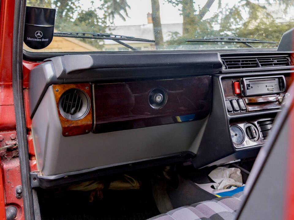 Immagine 16/29 di Mercedes-Benz 280 GE (SWB) (1990)