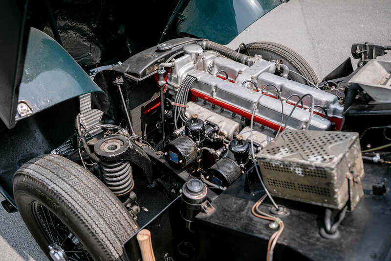 Image 3/50 of Aston Martin DB 2&#x2F;4 Mk I DHC (1954)