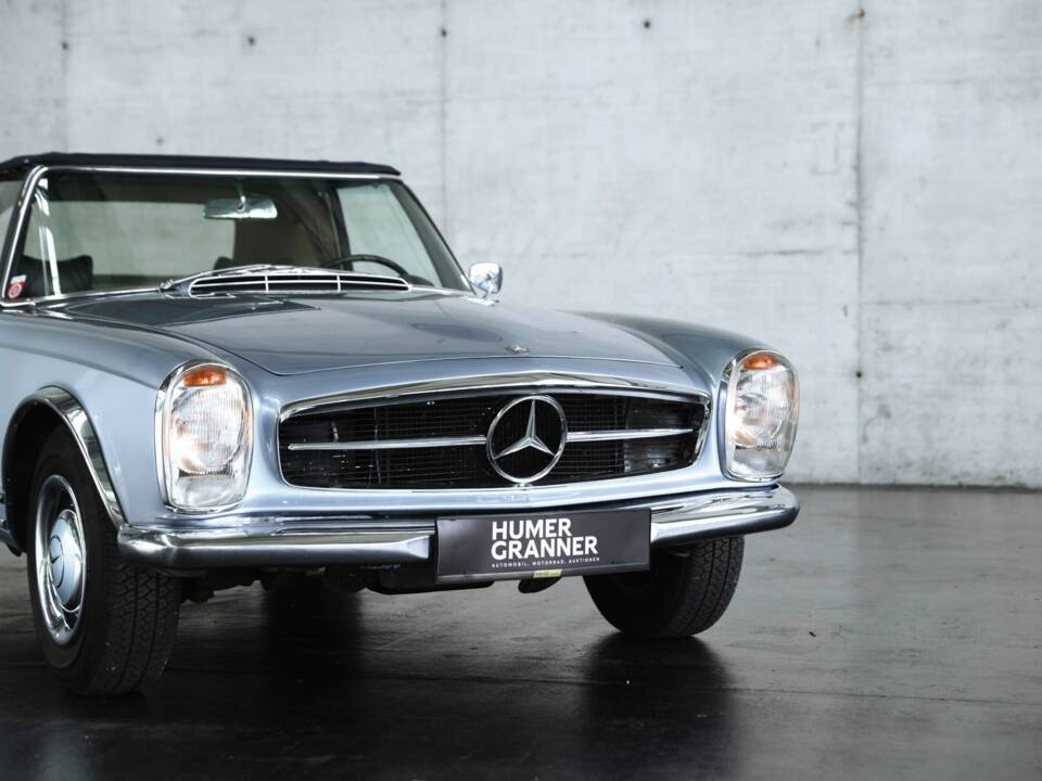 Immagine 11/40 di Mercedes-Benz 230 SL (1966)