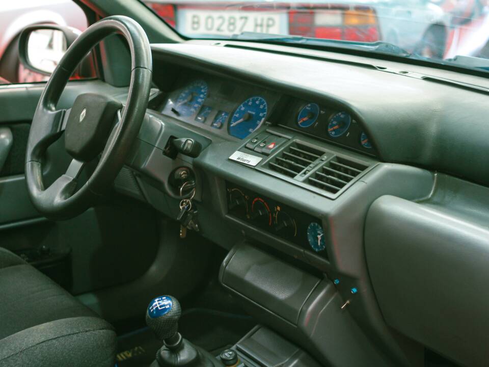 Imagen 24/27 de Renault Clio I 1.8 16V (1994)