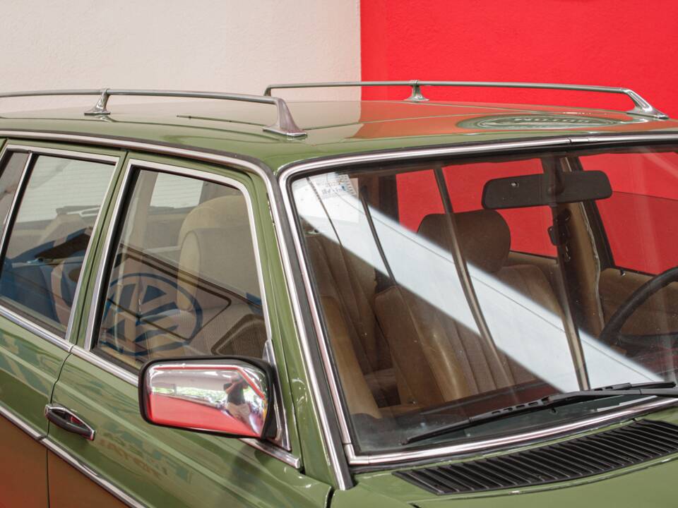Bild 9/54 von Mercedes-Benz 250 T (1979)