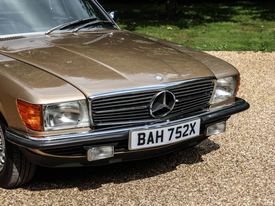Afbeelding 15/40 van Mercedes-Benz 280 SL (1981)