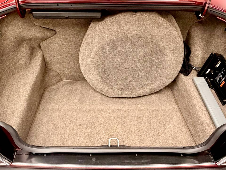 Afbeelding 15/17 van Jaguar XJ 6 4.0 (1990)