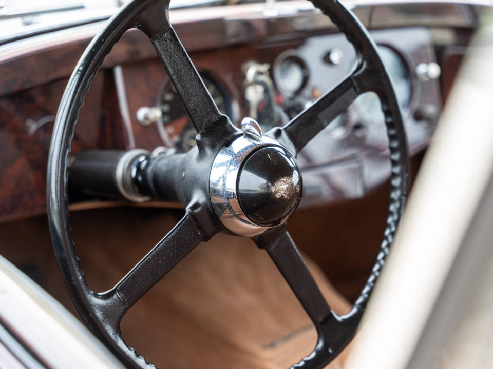 Image 23/50 of Jaguar XK 120 SE FHC (1952)