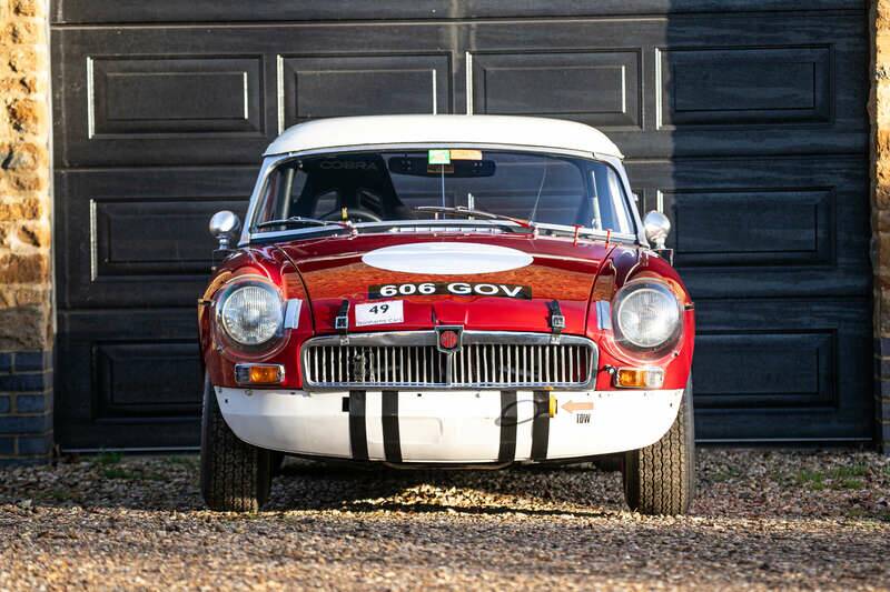 Image 7/50 of MG MGB (1962)