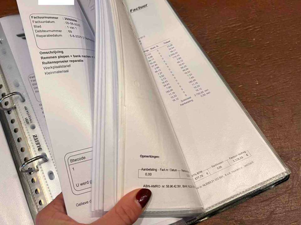 Image 10/56 of Cadillac Coupe DeVille (1977)