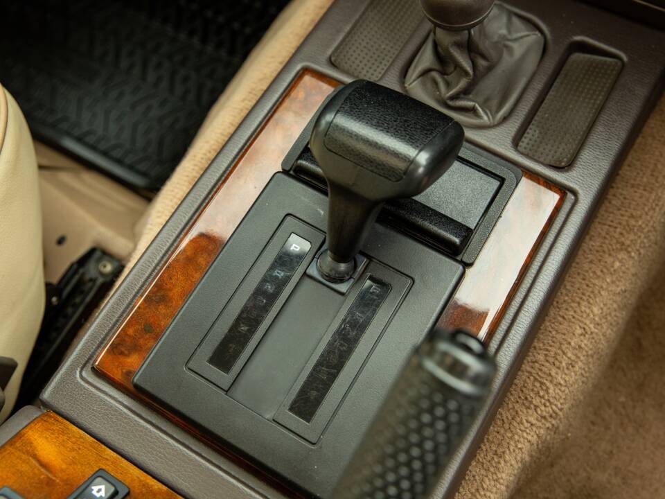 Bild 22/50 von Land Rover Range Rover Classic Vogue SE (1993)