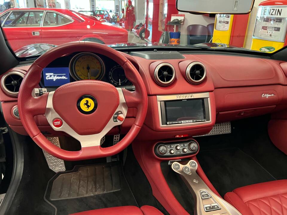 Afbeelding 10/19 van Ferrari California (2010)