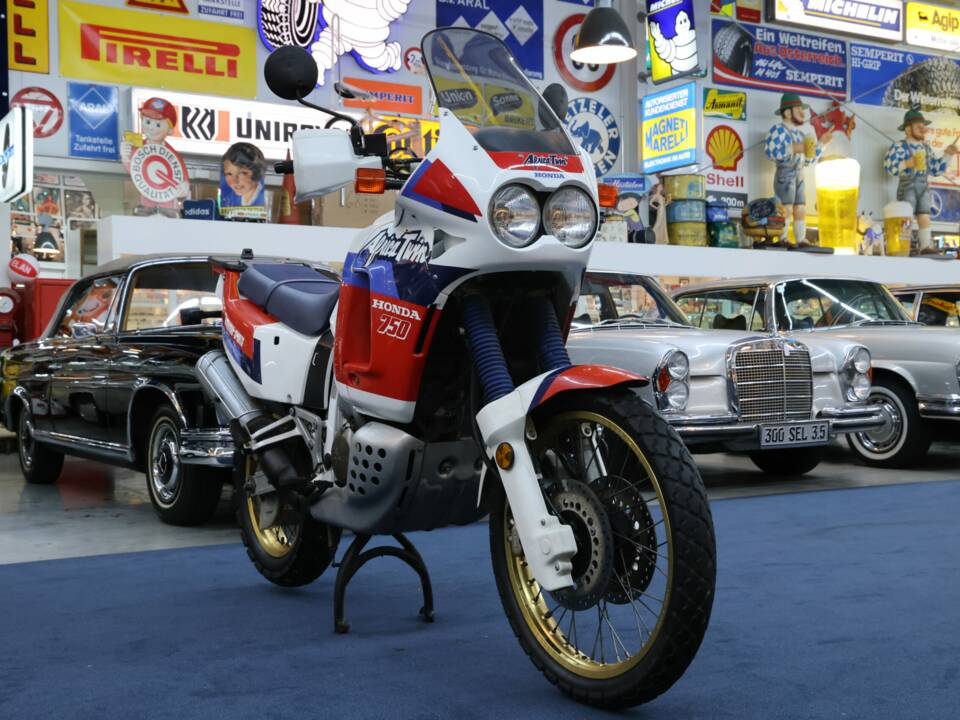Bild 2/37 von Honda XRV 750 Africa Twin (1990)