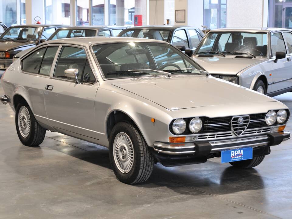 Bild 24/25 von Alfa Romeo Alfetta GTV 2.0 L (1980)
