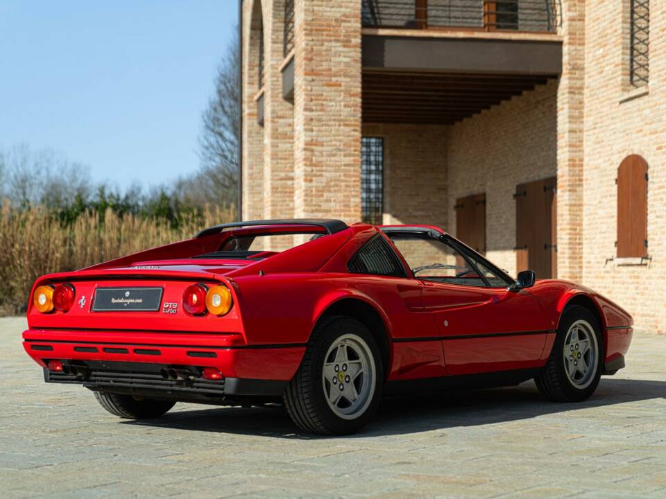 Afbeelding 12/50 van Ferrari 208 GTS Turbo (1986)