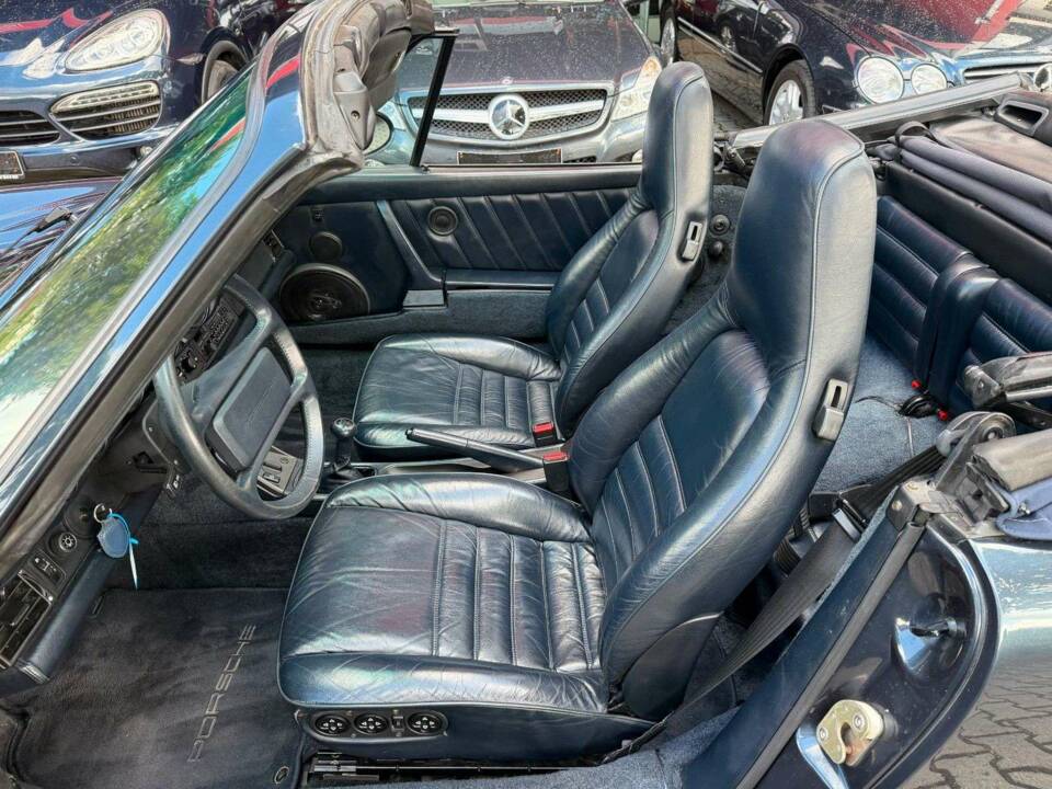 Immagine 13/40 di Porsche 911 Carrera 4 (1990)