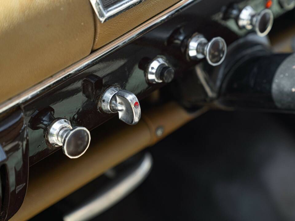 Image 33/50 of Mercedes-Benz 190 (1955)