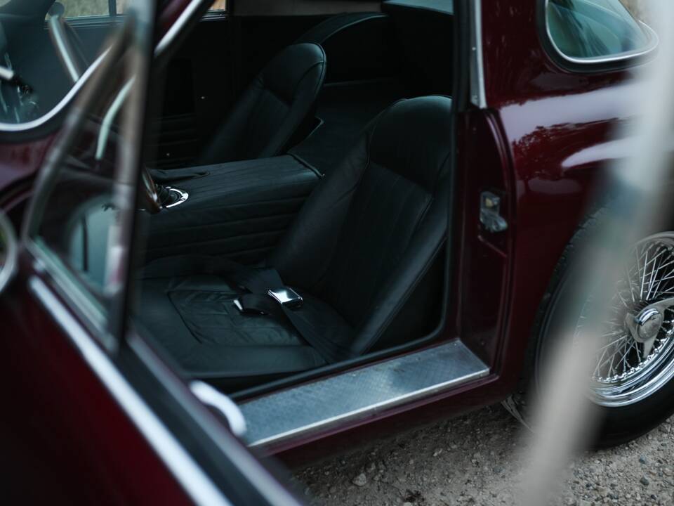 Bild 38/42 von TVR Griffith 200 (1965)