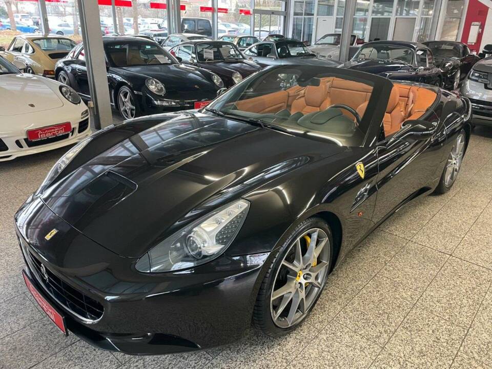 Immagine 1/19 di Ferrari California (2012)
