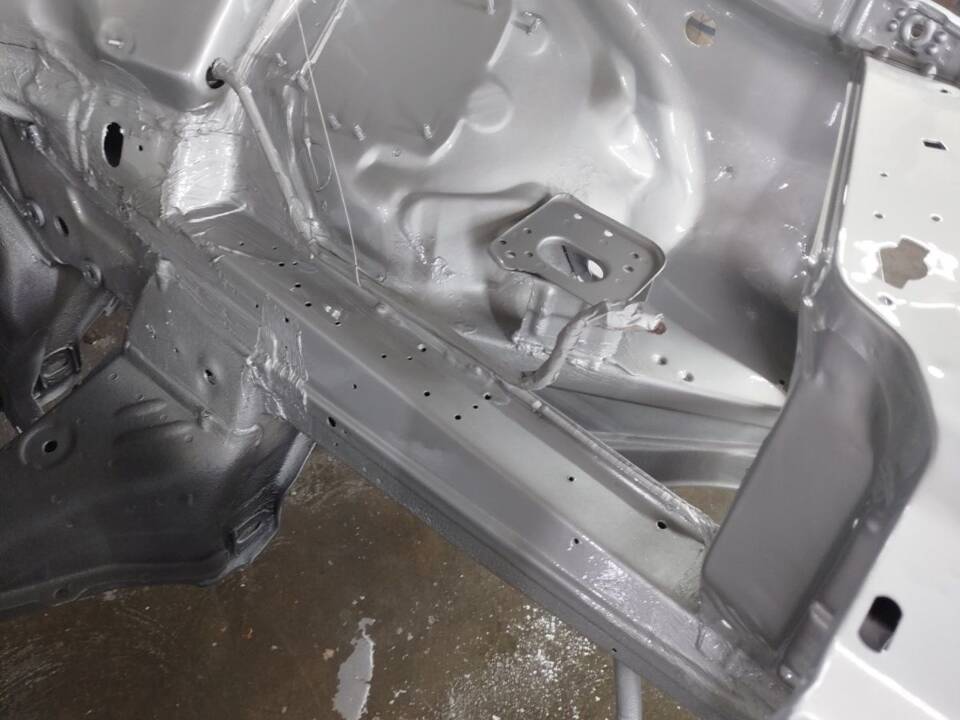 Image 28/32 de Mercedes-Benz E 320 "Final Edition" (1997)