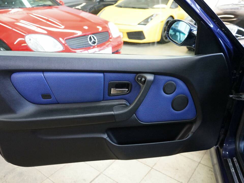 Image 27/33 of BMW 323ti Compact (1999)
