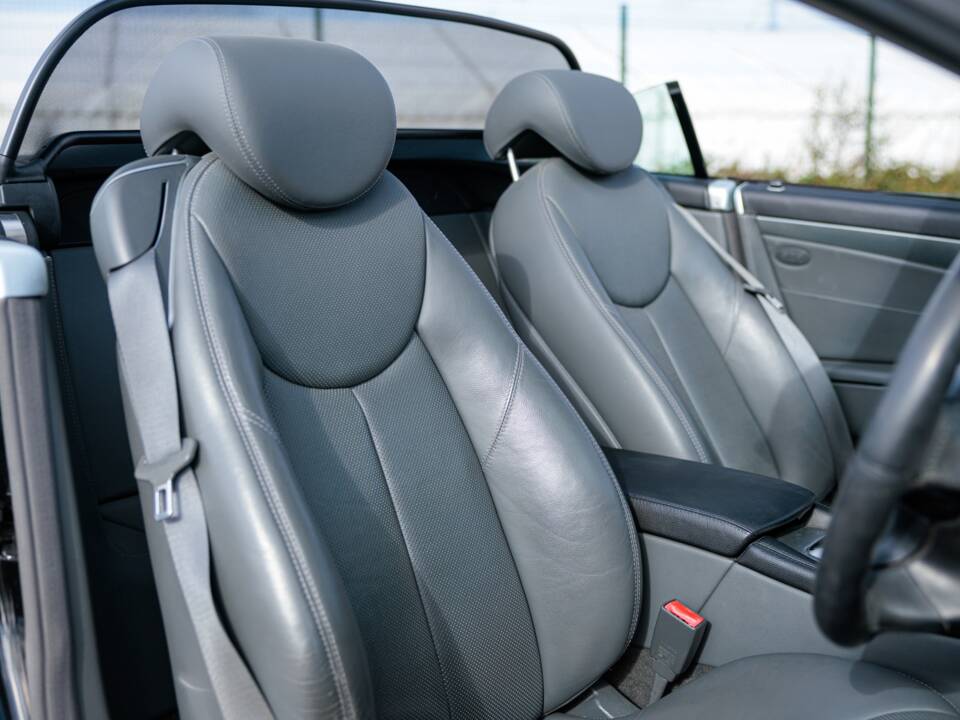 Image 14/50 of Mercedes-Benz SL 350 (2004)