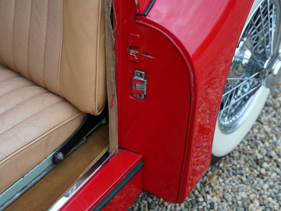 Image 50/50 of Jaguar XK 120 OTS (1954)