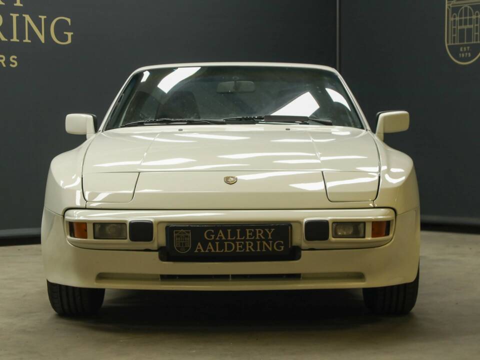 Obraz 10/50 pojazdu Porsche 944 (1986)