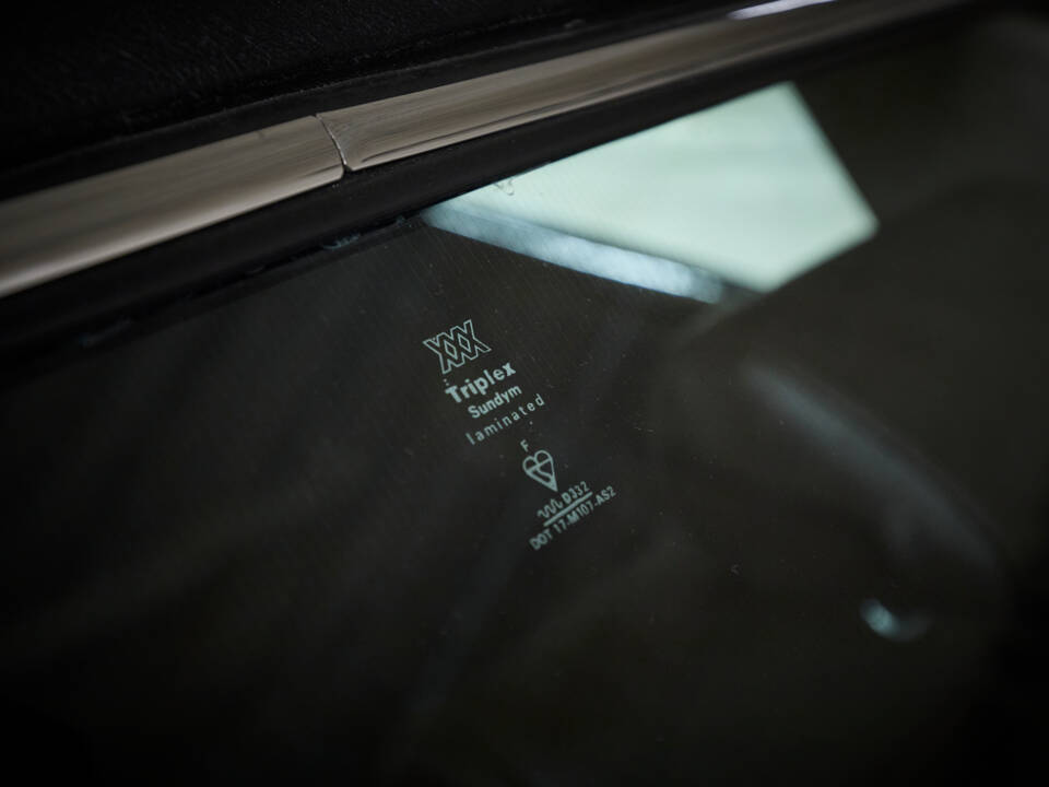 Image 33/99 of Rolls-Royce Corniche I (1979)