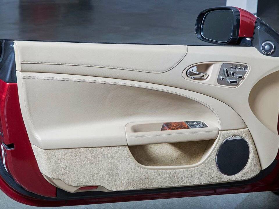 Immagine 18/20 di Jaguar XK (2010)