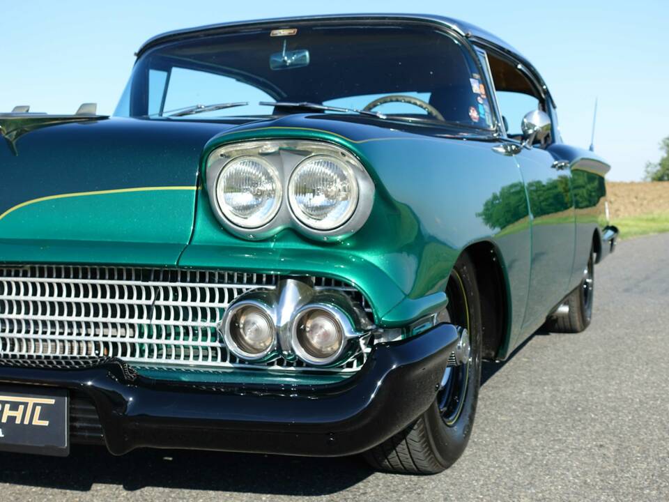 Image 21/42 of Chevrolet Bel Air Coupe (1958)