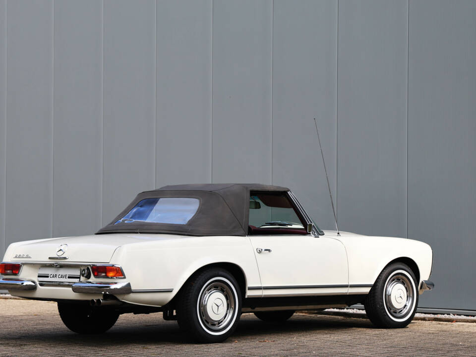 Image 38/56 de Mercedes-Benz 280 SL (1969)