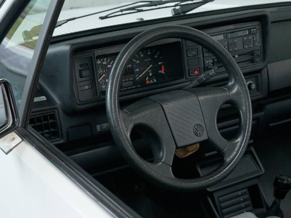 Image 18/50 of Volkswagen Golf Mk I Convertible 1.8 (1989)