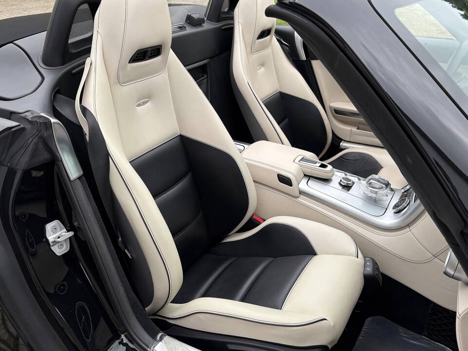 Image 21/28 of Mercedes-Benz SLS AMG Roadster (2012)