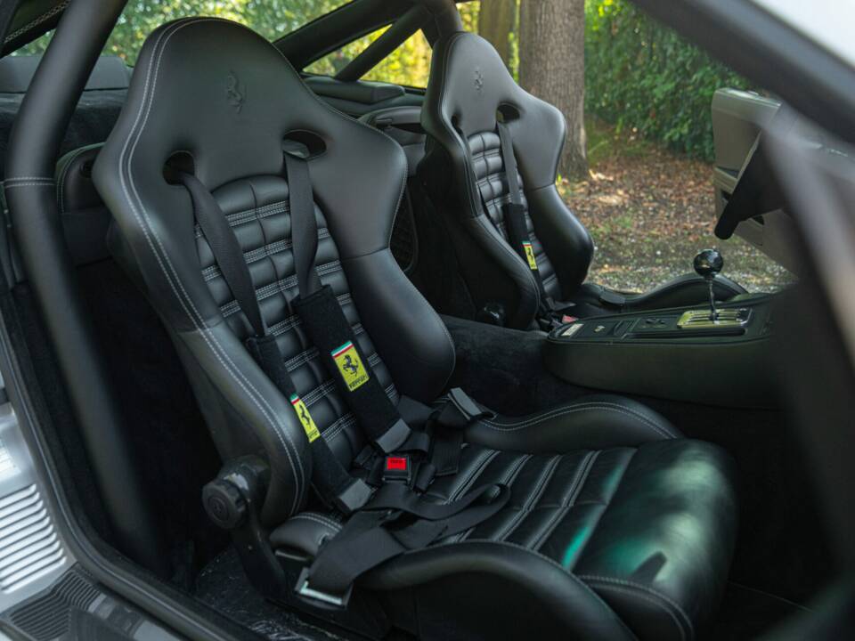 Image 31/50 of Ferrari 550 Maranello (2000)