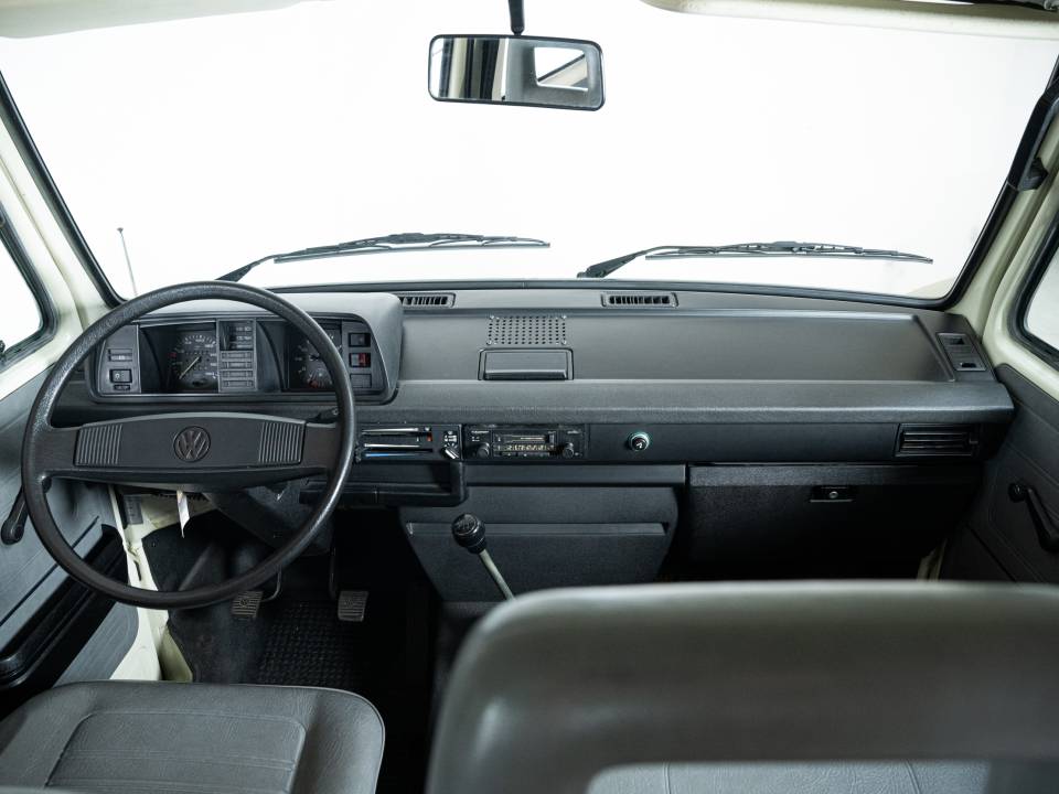Immagine 24/50 di Volkswagen T3 Caravelle D 1.7 (1989)