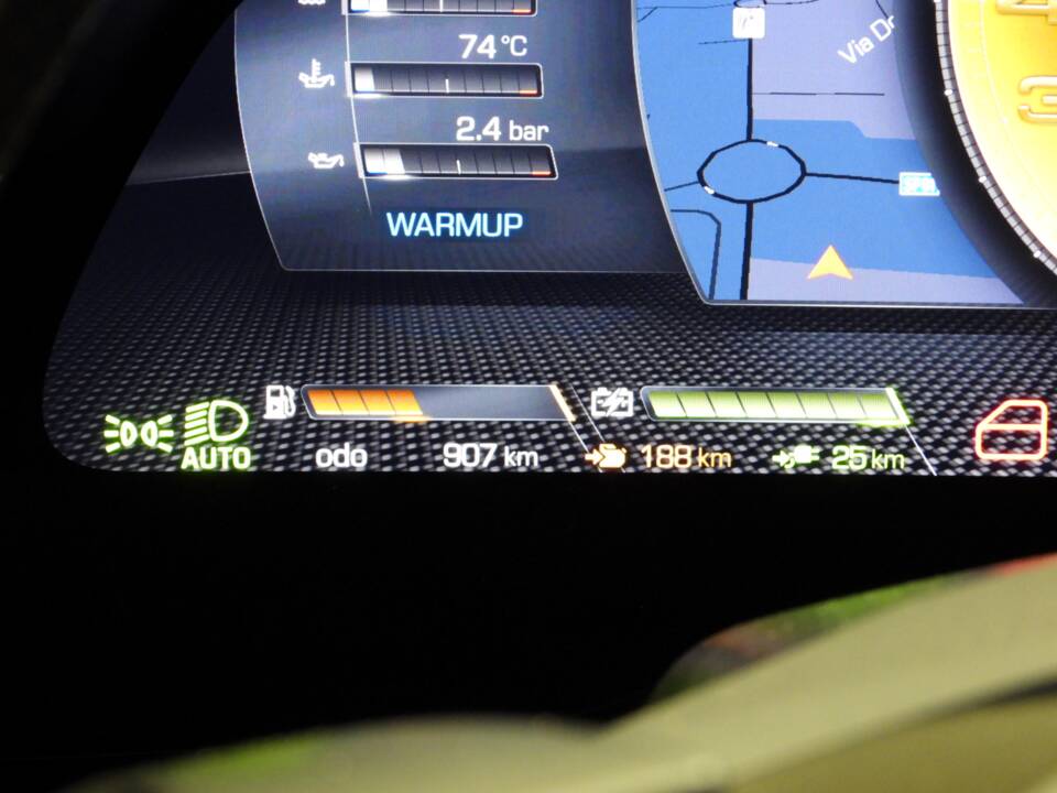 Image 8/15 of Ferrari 296 GTS (2025)