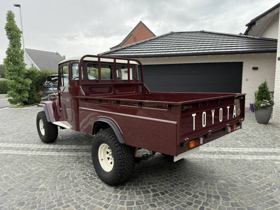 Image 6/8 of Toyota Landcruiser FJ 40 (1975)