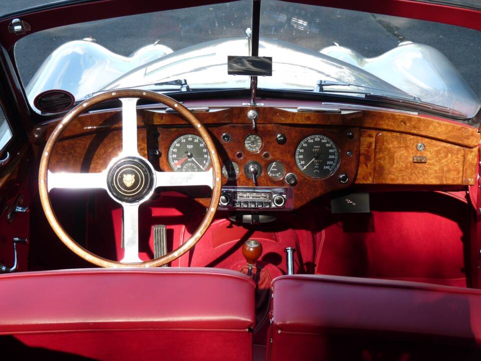 Afbeelding 7/21 van Jaguar XK 140 SE DHC (1957)