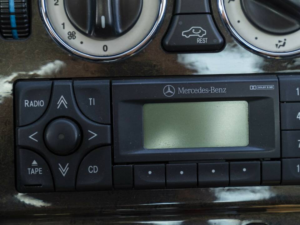 Image 34/50 de Mercedes-Benz SLK 320 (2001)