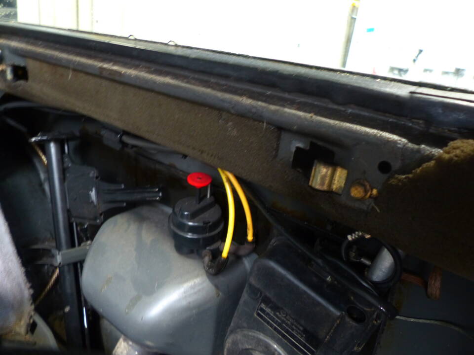 Image 64/66 of Mercedes-Benz 200 TE (1989)