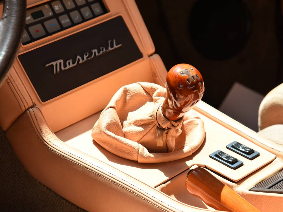 Immagine 8/17 di Maserati Karif (1991)