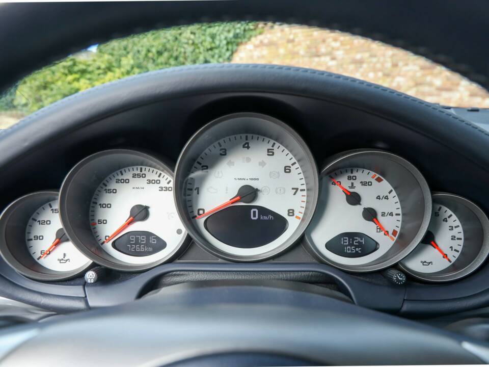 Image 14/50 of Porsche 911 Carrera S (2004)