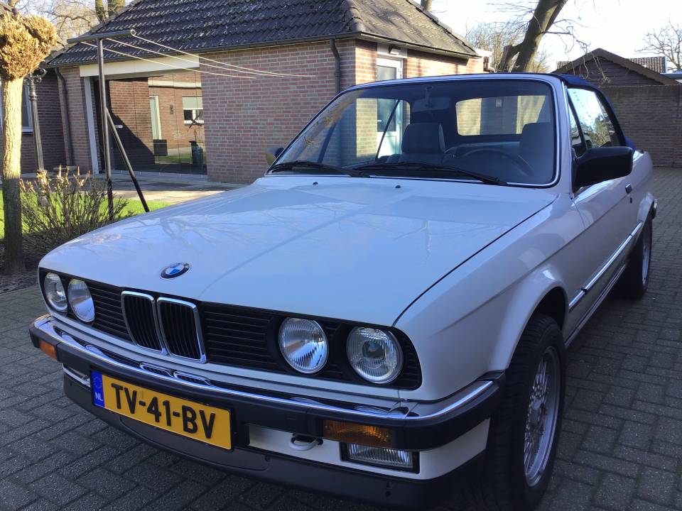 Imagen 1/20 de BMW 320i (1988)