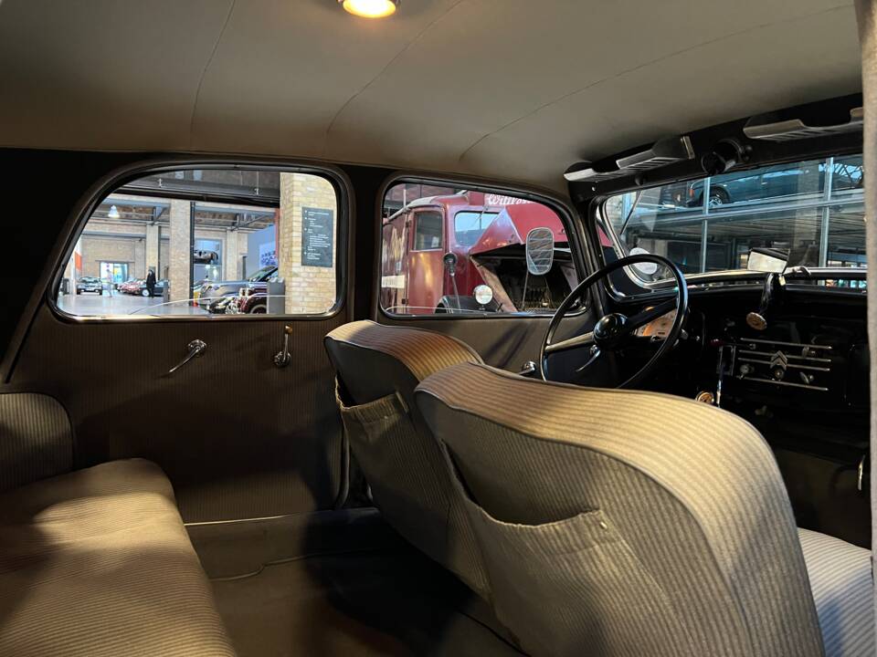 Image 20/30 de Citroën Traction Avant 11 B (1949)