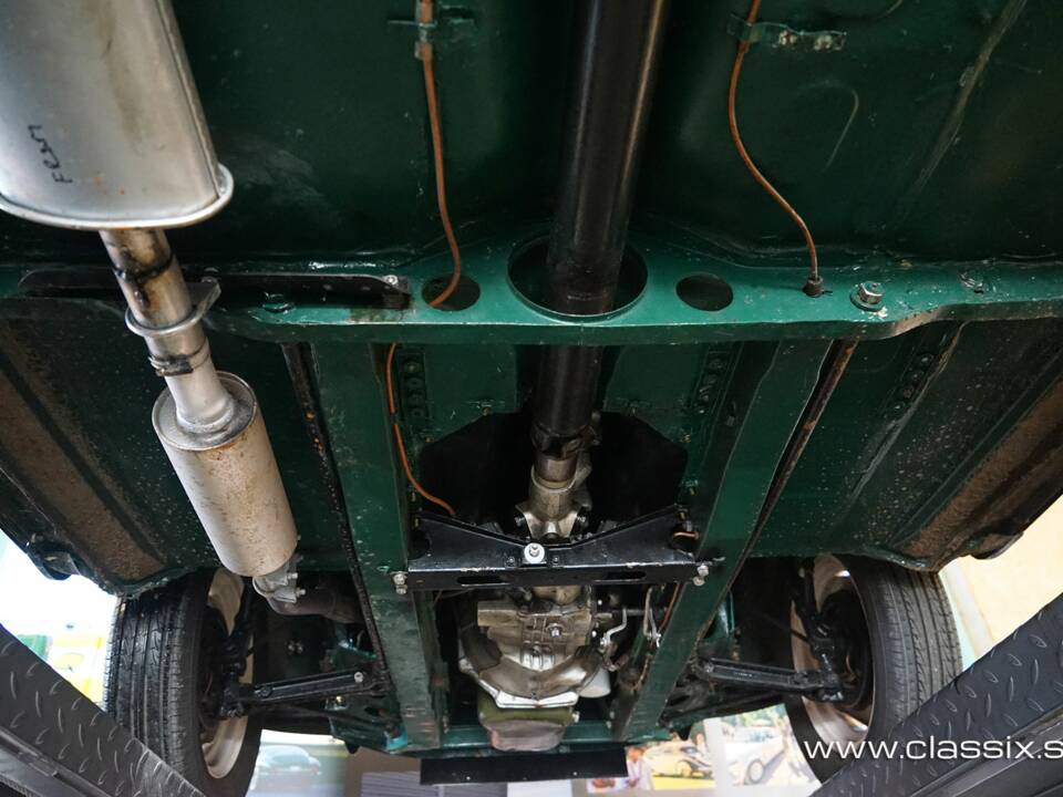 Image 7/17 of Morris Minor 1000 Traveller (1971)