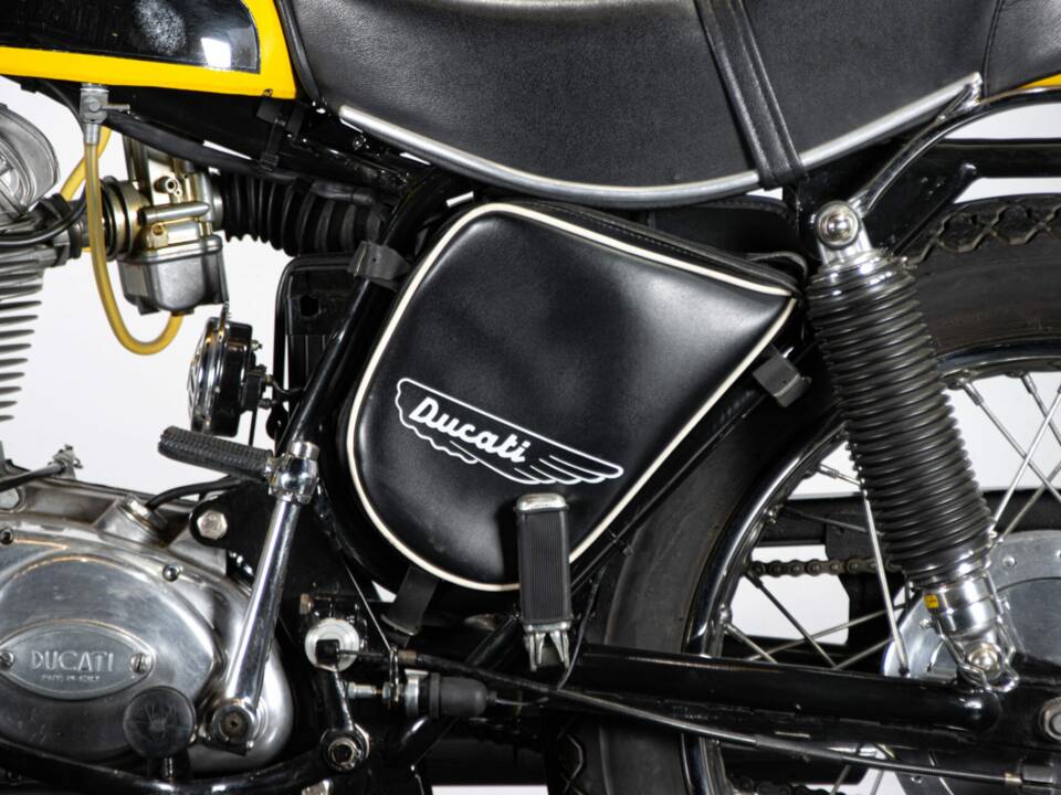 Immagine 15/50 di Ducati 350 Scrambler (1971)