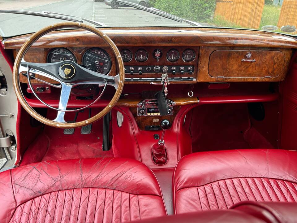 Image 11/27 de Jaguar S-Type 3.8 (1965)