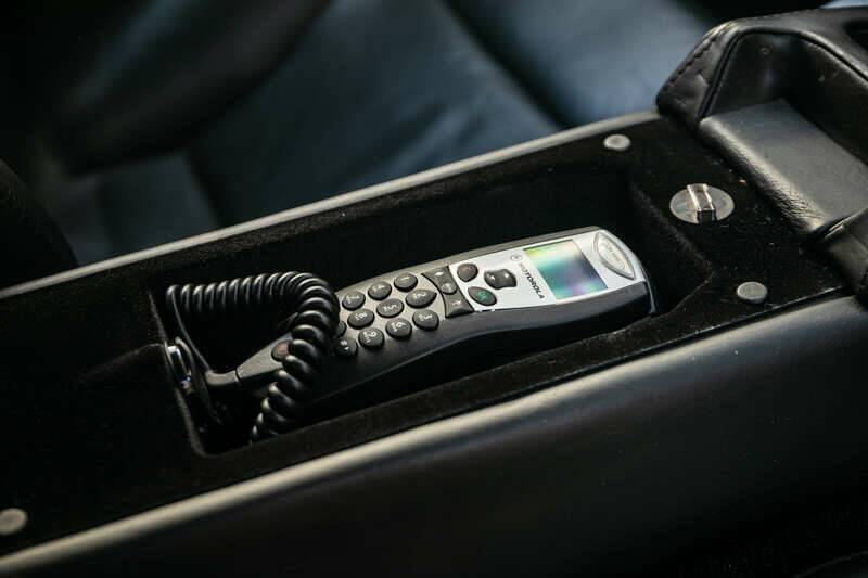 Image 25/39 of Aston Martin V12 Vanquish (2003)