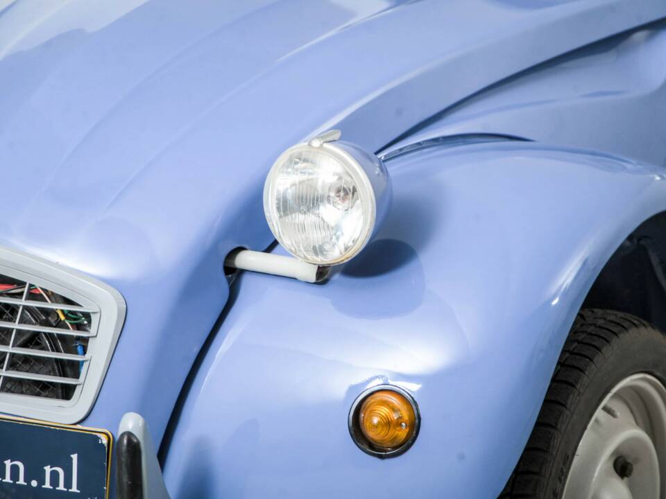 Image 22/50 of Citroën 2 CV 6 (1985)