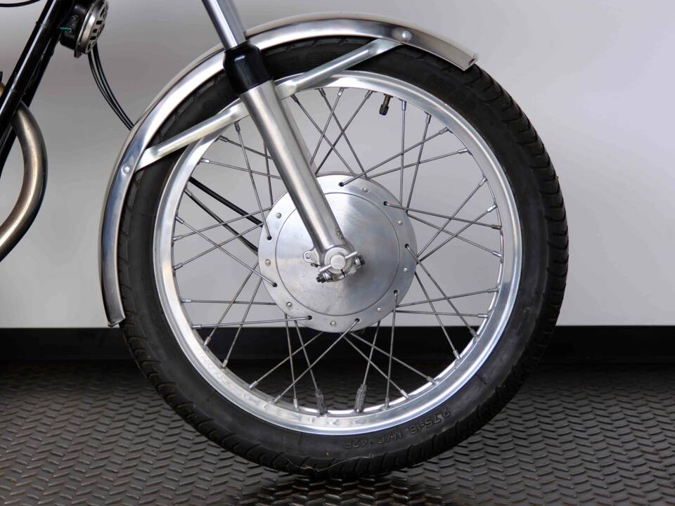 Afbeelding 3/58 van MV Agusta 125 GT (1969)